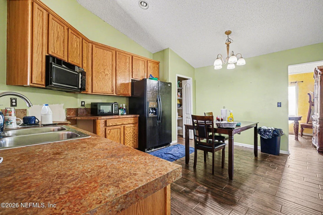 Photo of 6525 SILK LEAF Lane