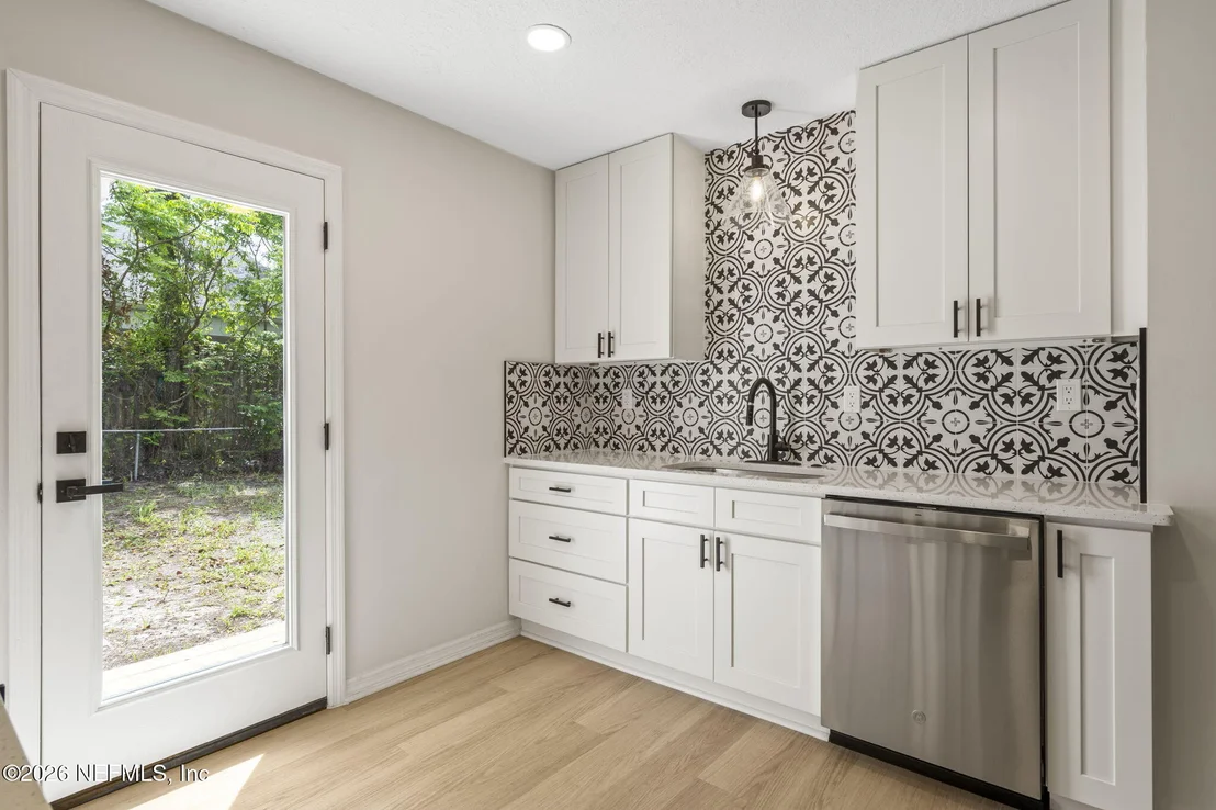 Photo of 2721 LANSDOWNE Drive