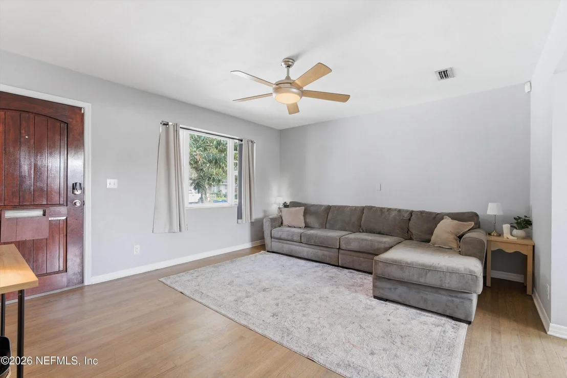 Photo of 2438 BUTTONWOOD Drive