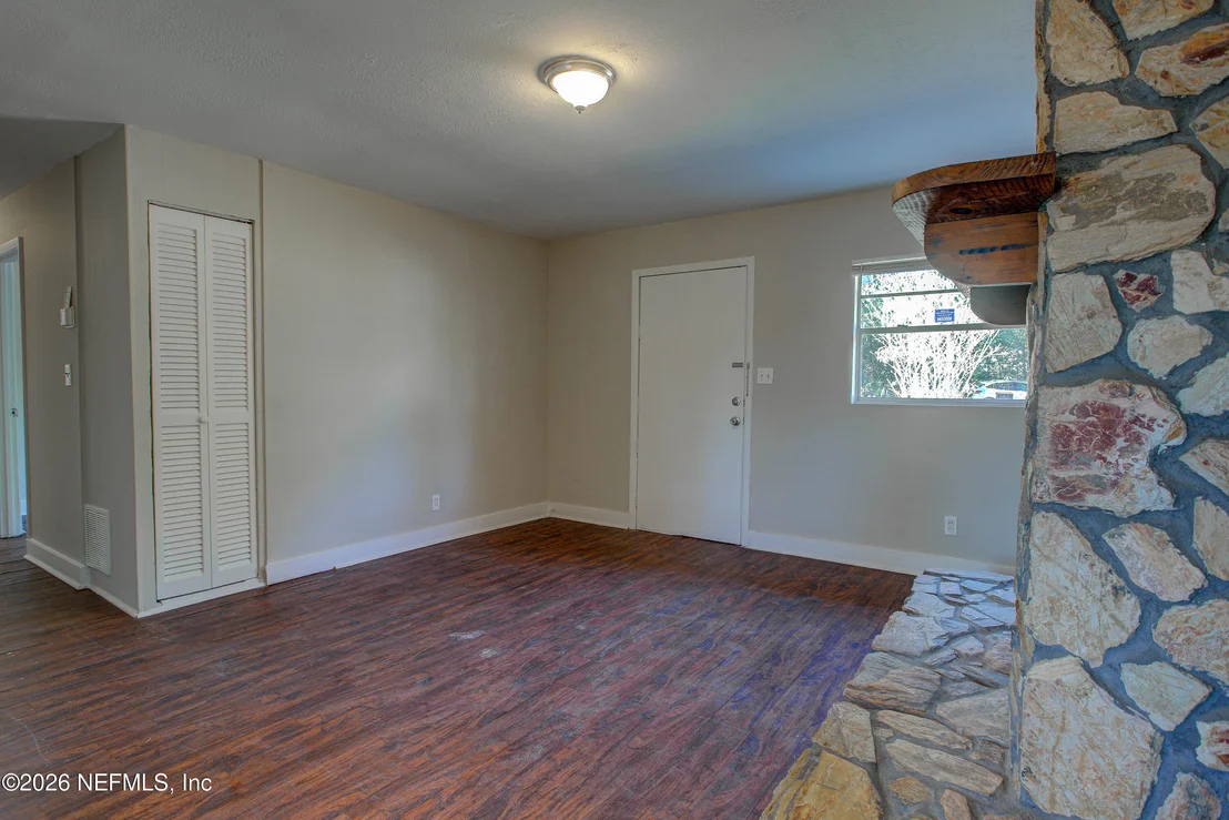 Photo of 5831 CARTER Lane