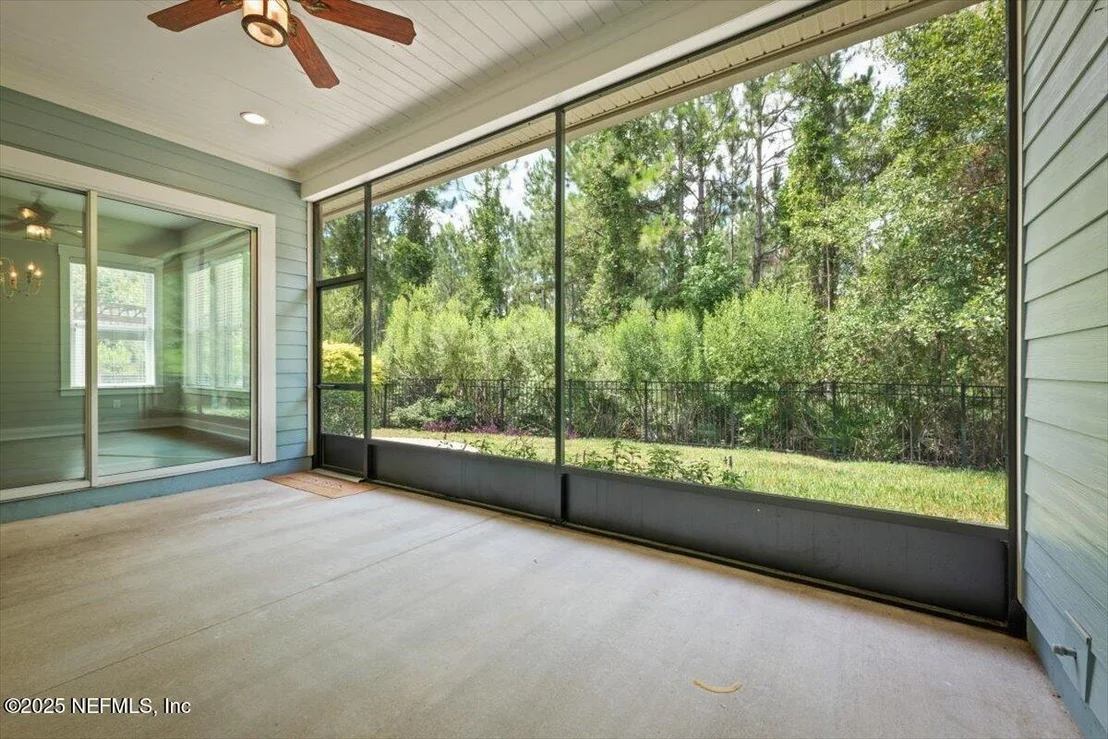 Photo of 305 SEAHILL Drive