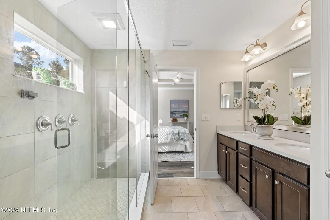 Photo of 237 SPRING PARK Avenue