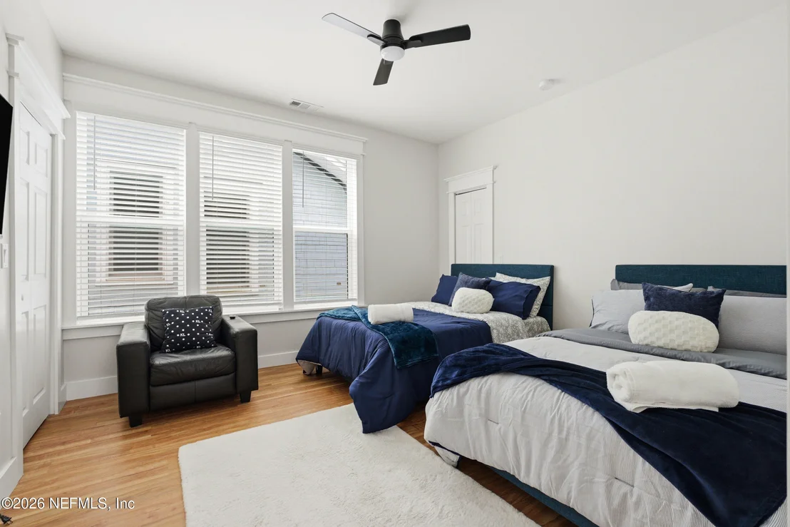 Photo of 1217 WALNUT Street