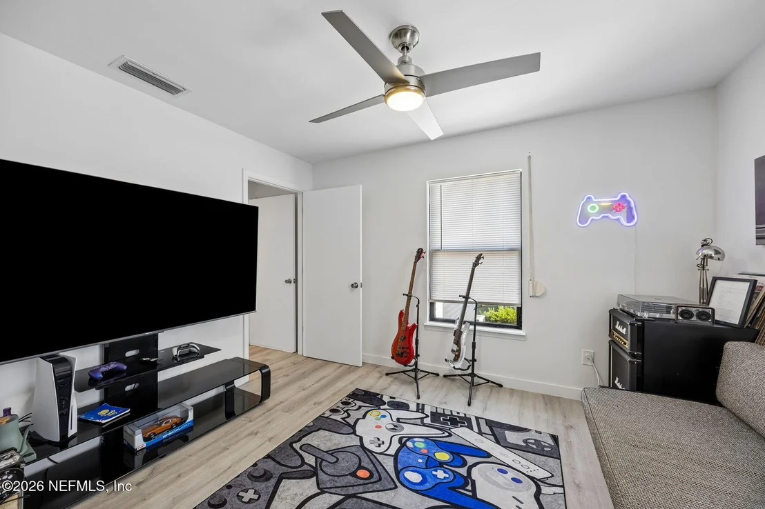 Photo of 330 GARDEN Lane