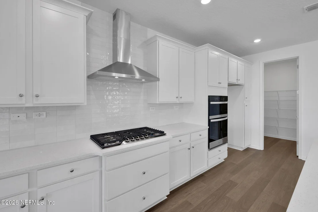 Photo of 565 FARMFIELD Drive