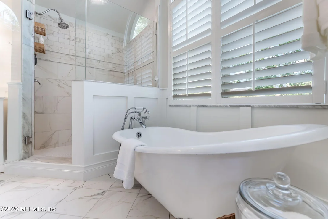 Photo of 1204 CREEK BEND Road
