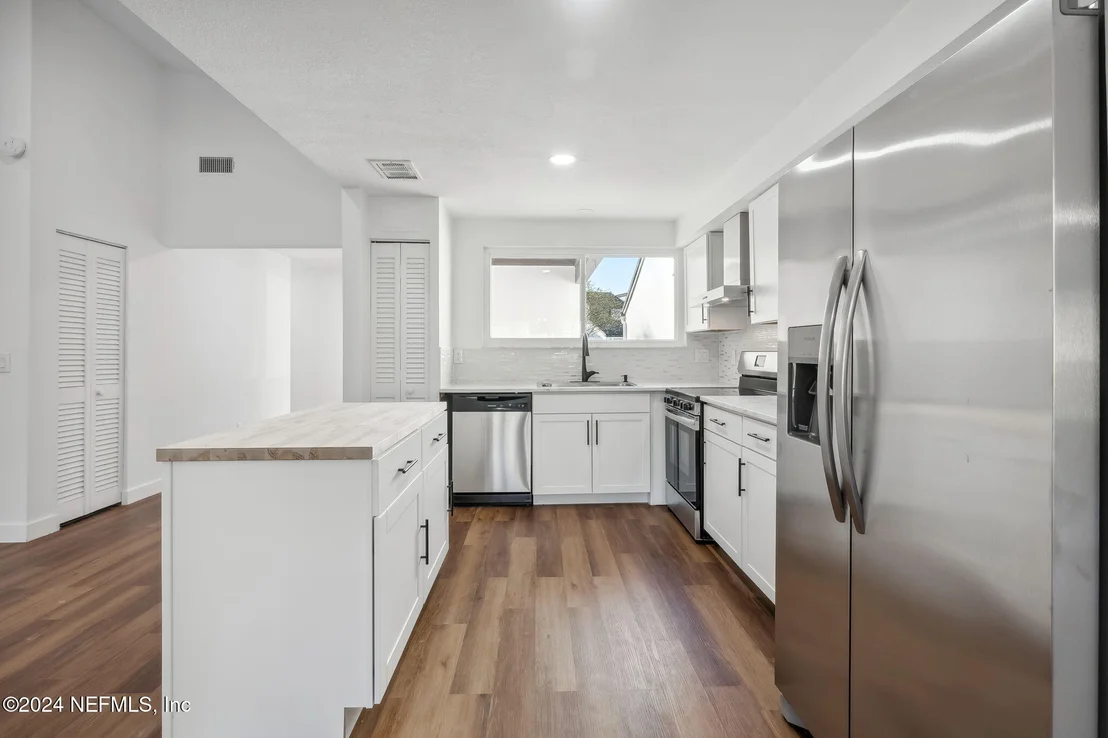 Photo of 7826 LINKSIDE Drive