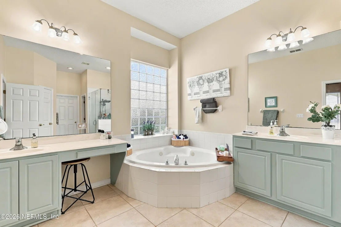 Photo of 424 HUCKLEBERRY Trail