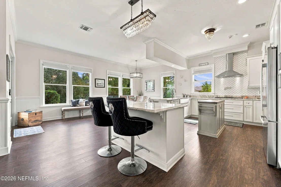 Photo of 500 TURNBERRY Lane