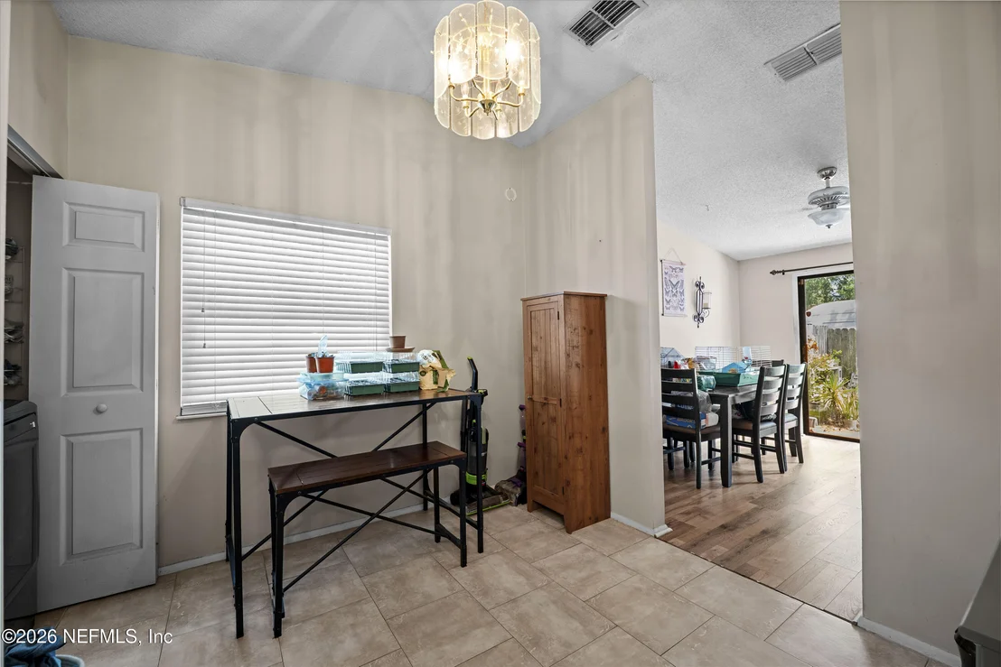 Photo of 4208 QUEENSWAY Drive