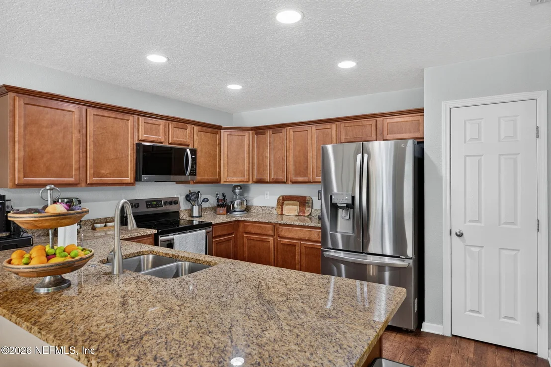 Photo of 6983 LORIS Lane
