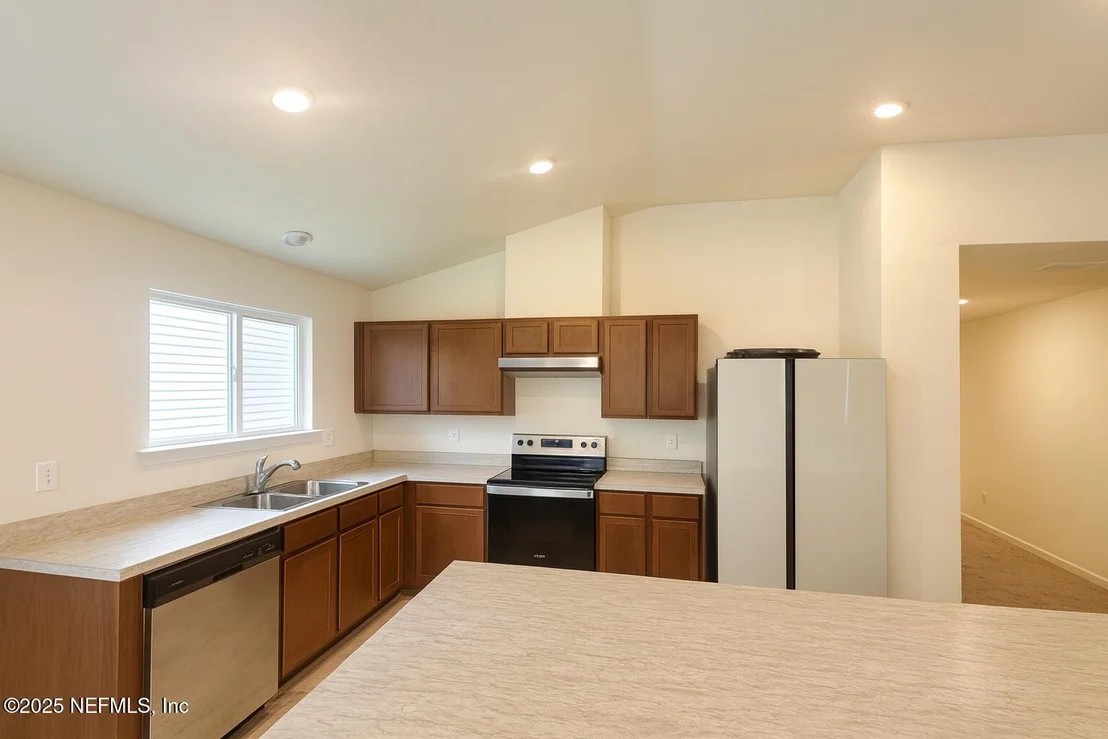 Photo of 10988 STAPLETON Drive