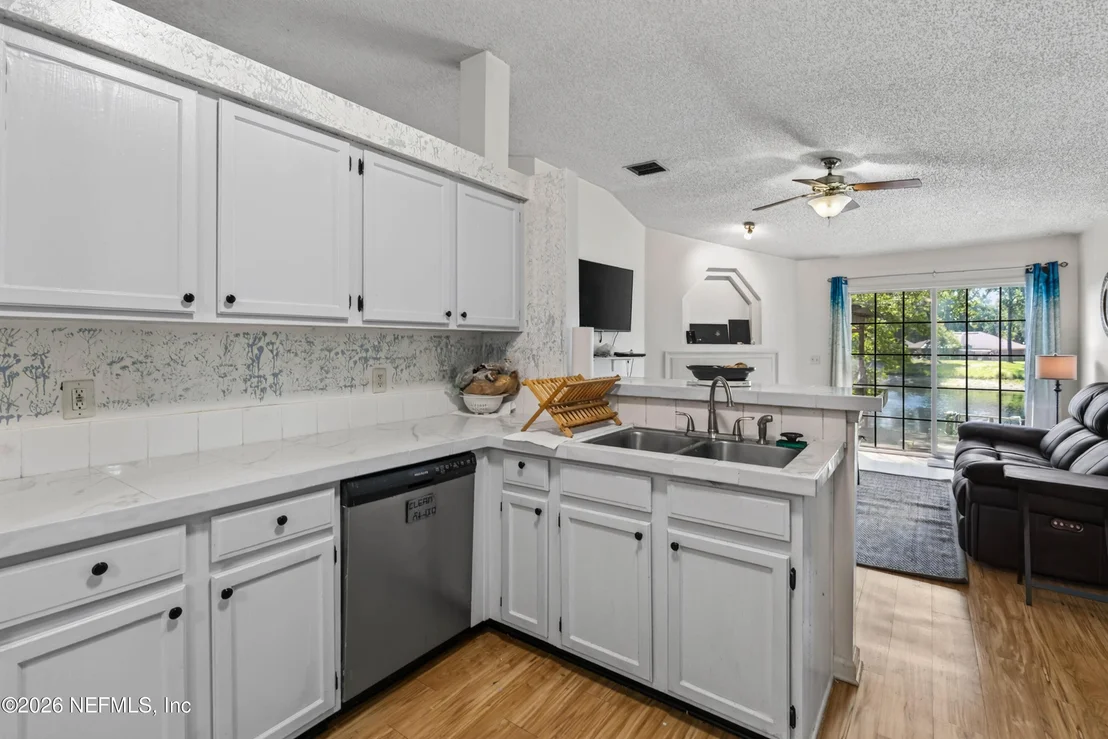 Photo of 1641 SPRING OAKS Lane