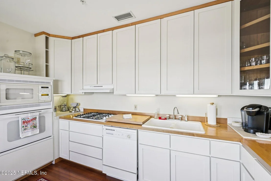 Photo of 178 AVENIDA MENENDEZ