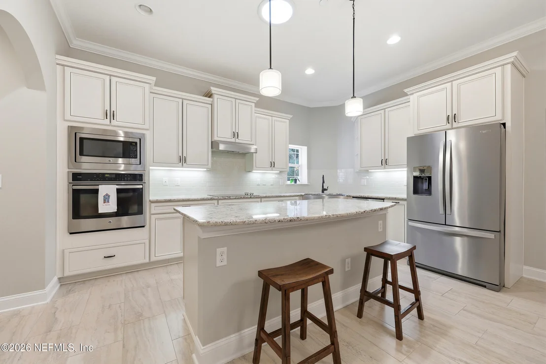 Photo of 382 SELOY Drive