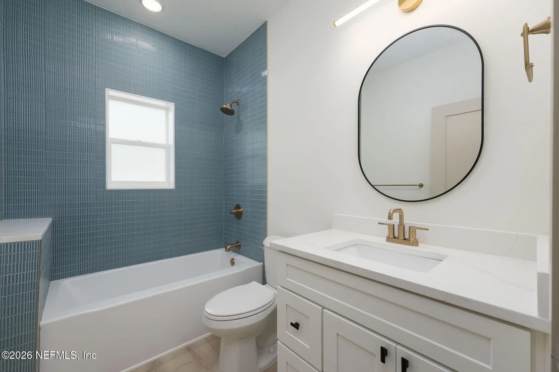 Photo of 716 W 6TH Street