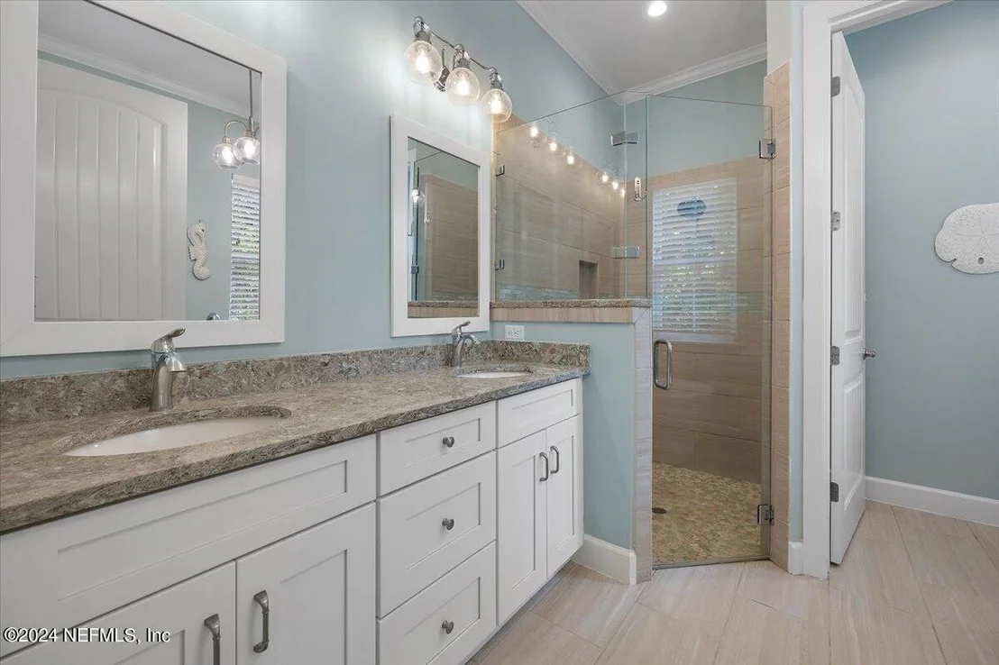 Photo of 92 OCEANVIEW Drive