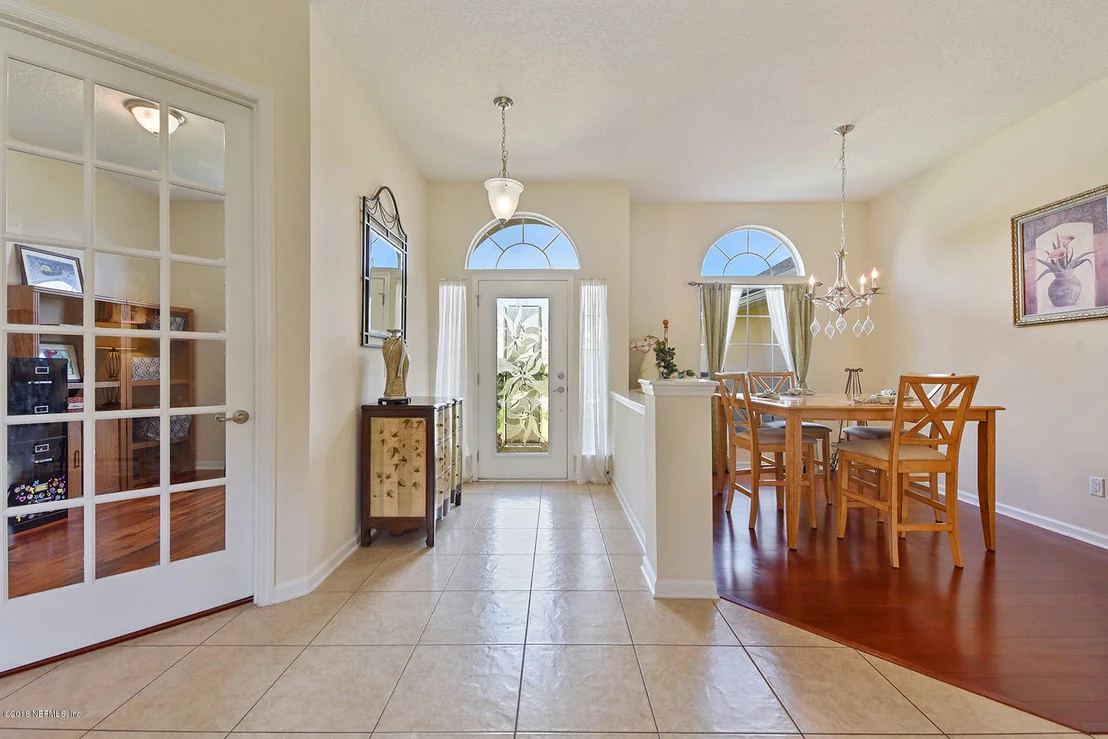 Photo of 290 HOLLAND Drive