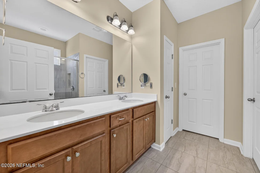 Photo of 84 MONROE Avenue