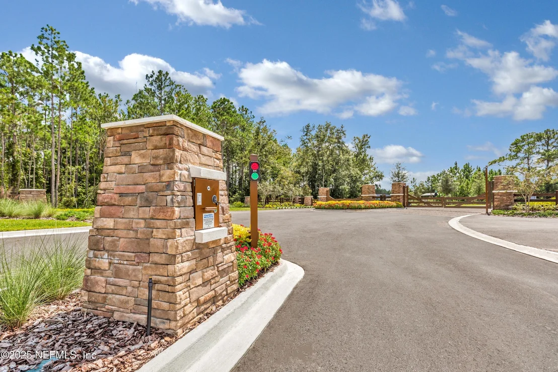 Photo of 121 BEES KNEES Way