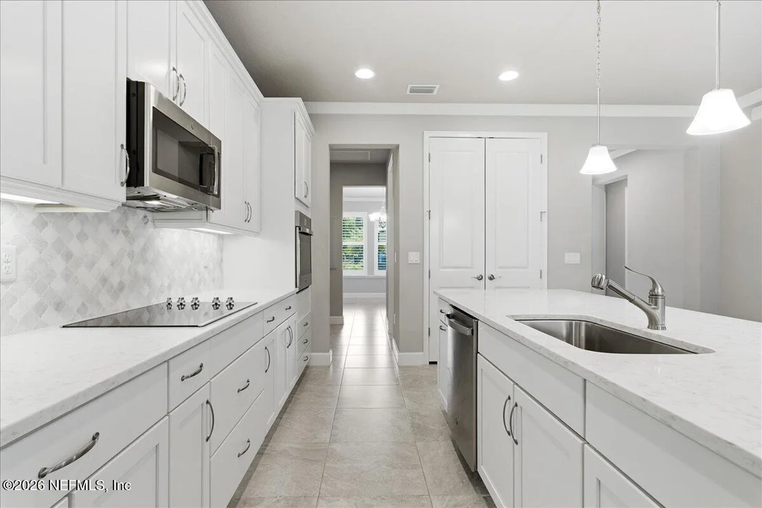 Photo of 205 HEATHERWOOD Court