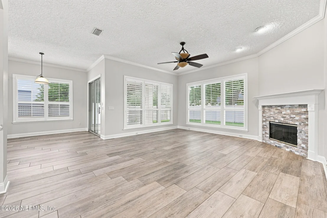 Photo of 10125 DELPOINT Lane