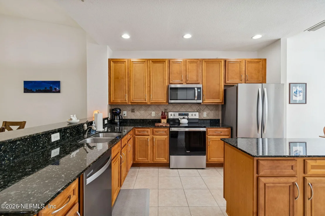 Photo of Unit 1005 at 175 BAYBERRY Circle
