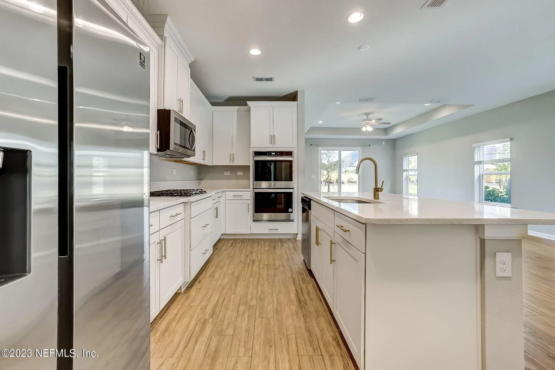 Photo of 152 WINDERMERE Way