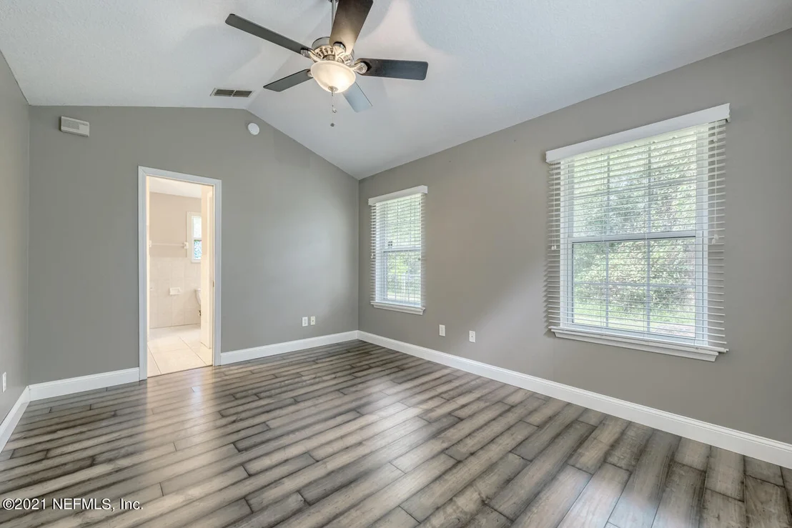 Photo of 370 CIRCLE Drive W