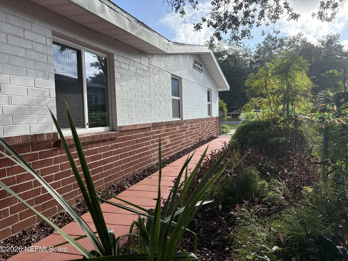 Photo of 2344 BAYVIEW Road