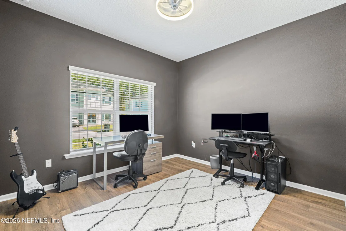 Photo of 637 WATERVALE Drive