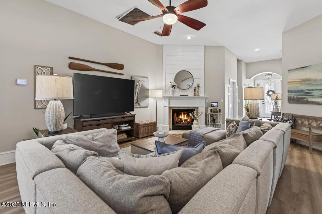 Photo of 3152 E BANISTER Road
