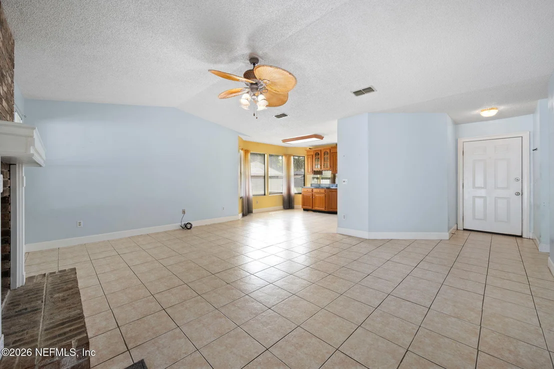 Photo of 8121 MORRISTOWN Trail