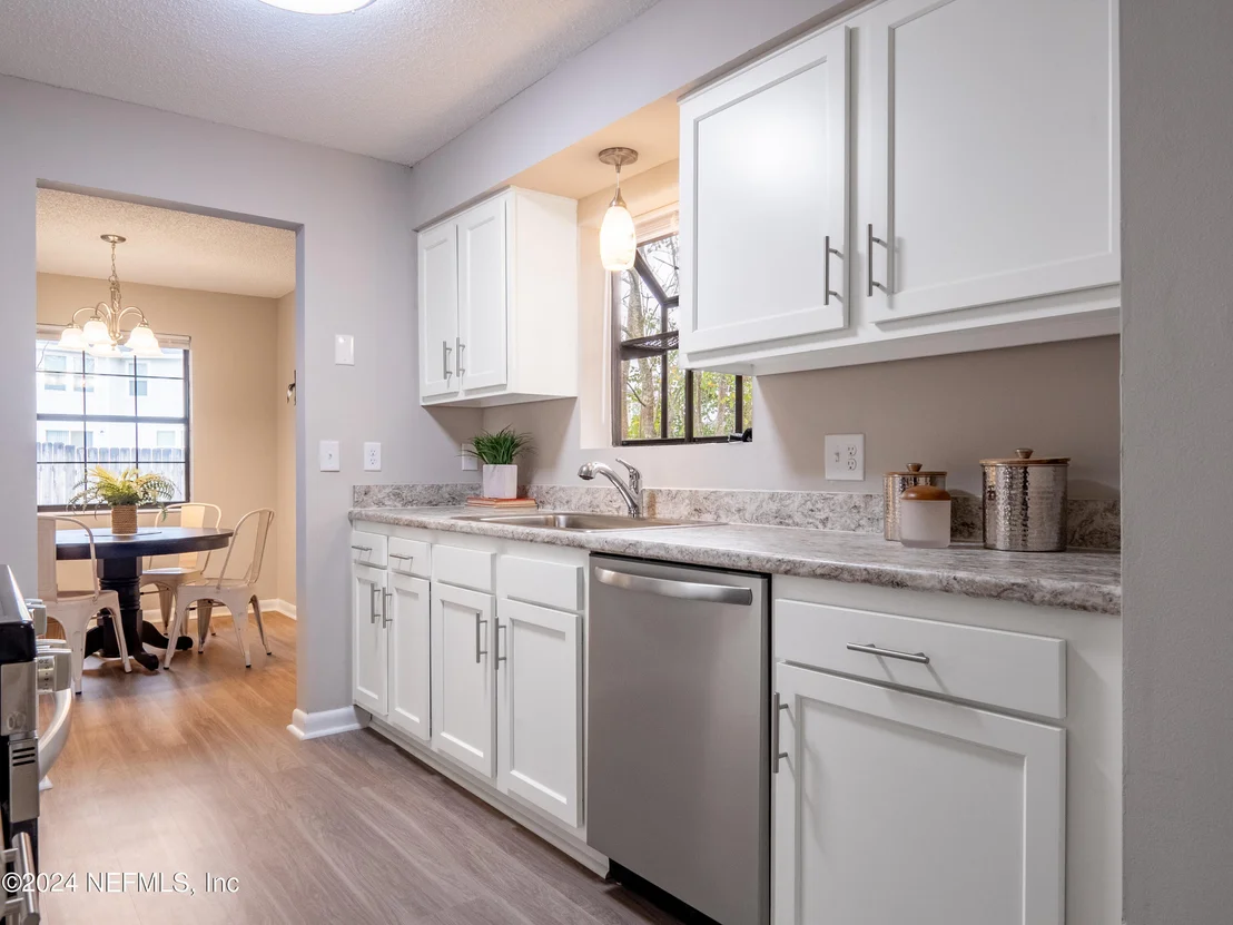 Photo of 8327 POINTER Drive N