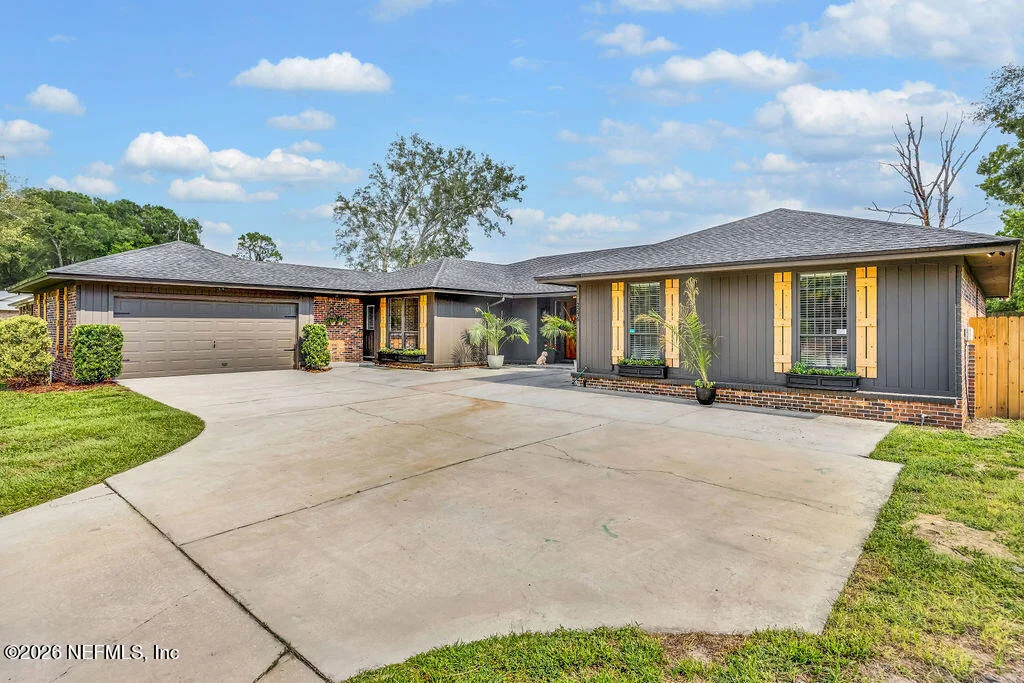 Photo of 2275 FOXWOOD Drive