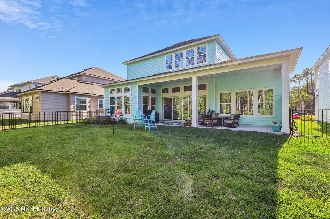Photo of 716 PALM CREST Drive