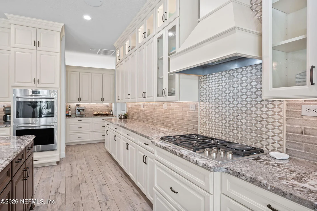 Photo of 681 GLENNEYRE Circle