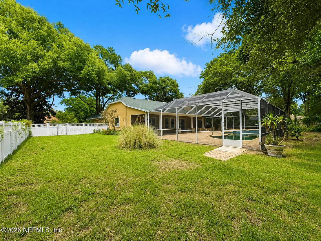 Photo of 3345 KINGS Road S
