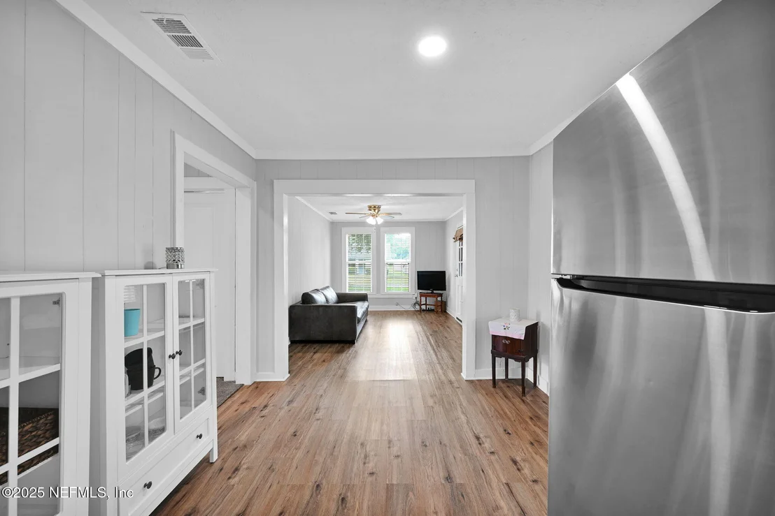 Photo of 430 CENTER Street