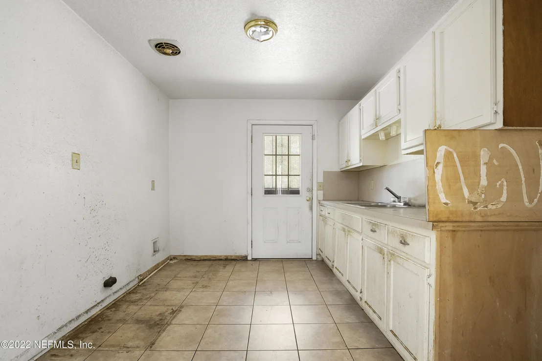 Photo of 8515 BERMUDA Road