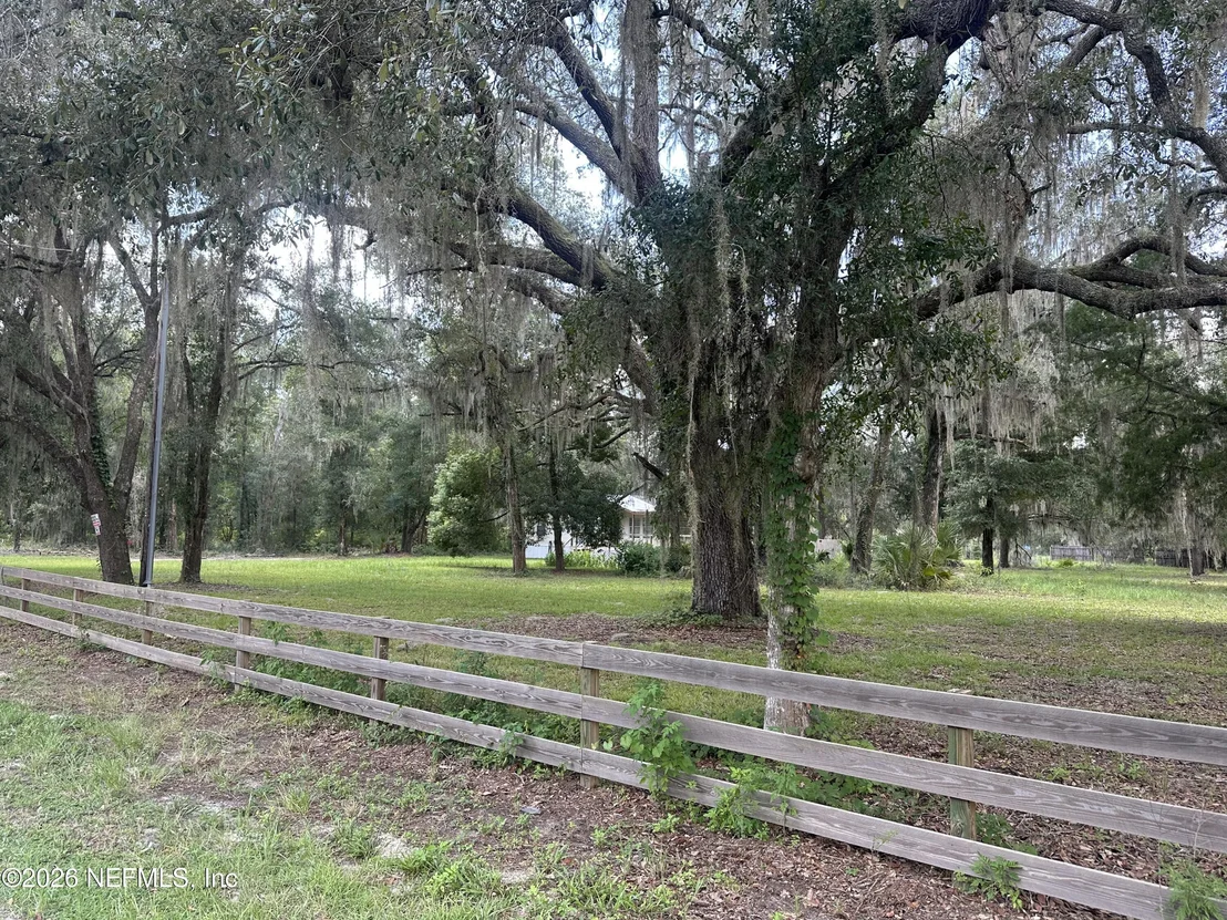 Photo of 101 W STRICKLAND Road