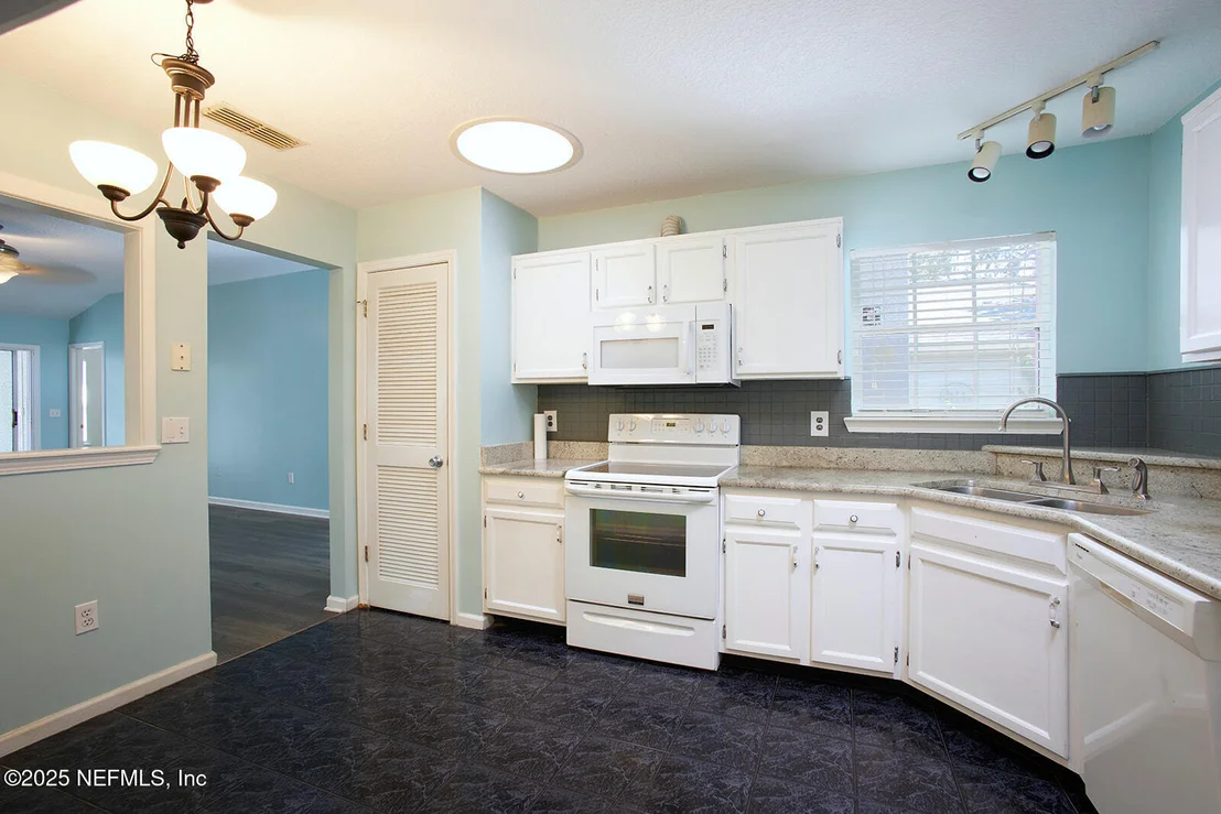 Photo of 1524 LINKSIDE Drive