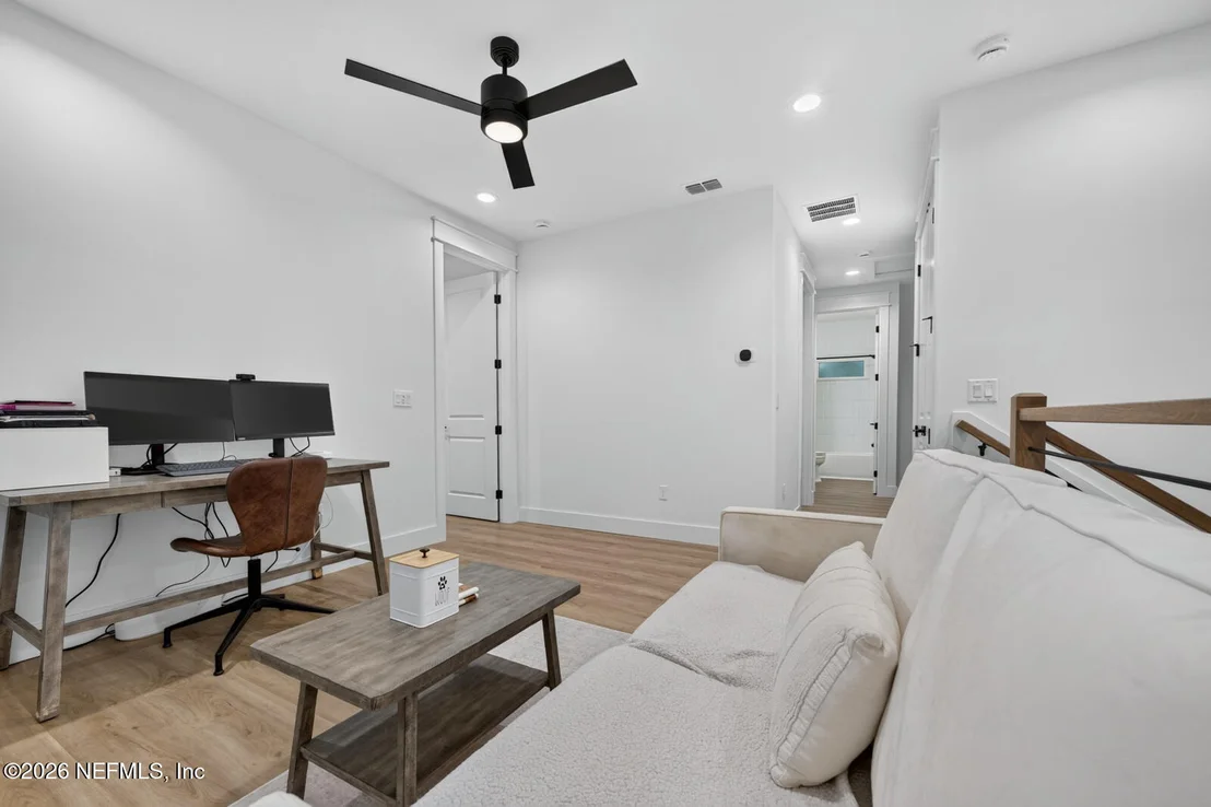 Photo of 904 BARBARA Lane