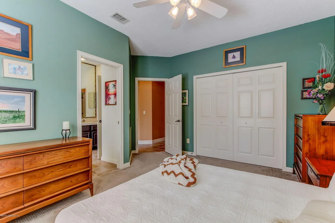 Photo of 8128 SUFFIELD Court