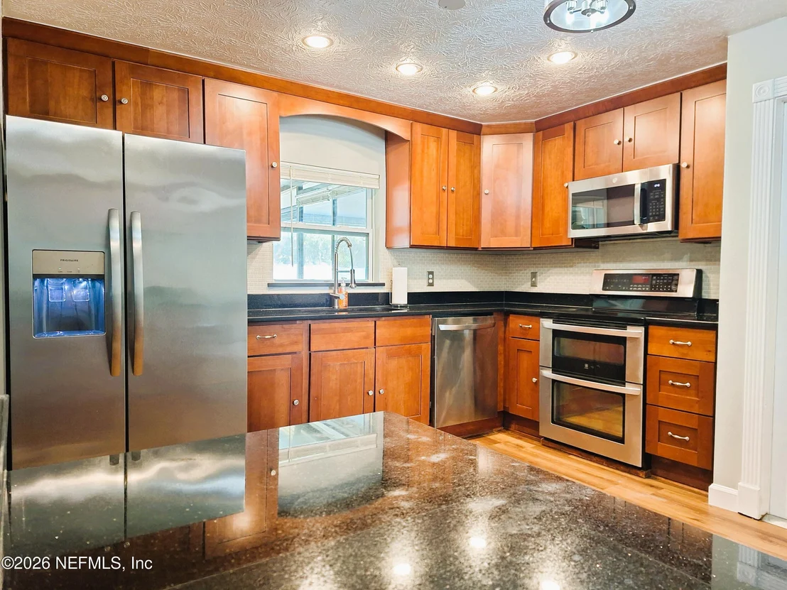 Photo of 1692 BARTLETT Avenue