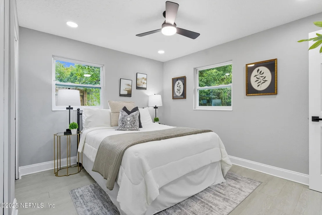 Photo of 337 SONORA Drive