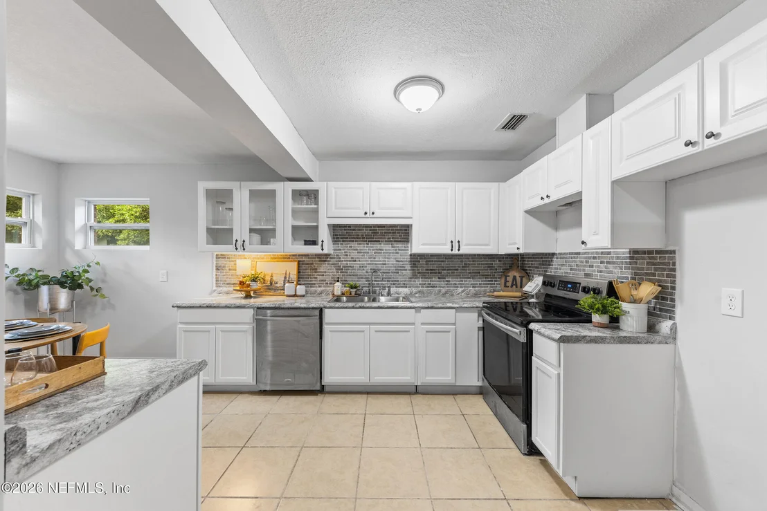 Photo of 3639 RENDALE Drive N