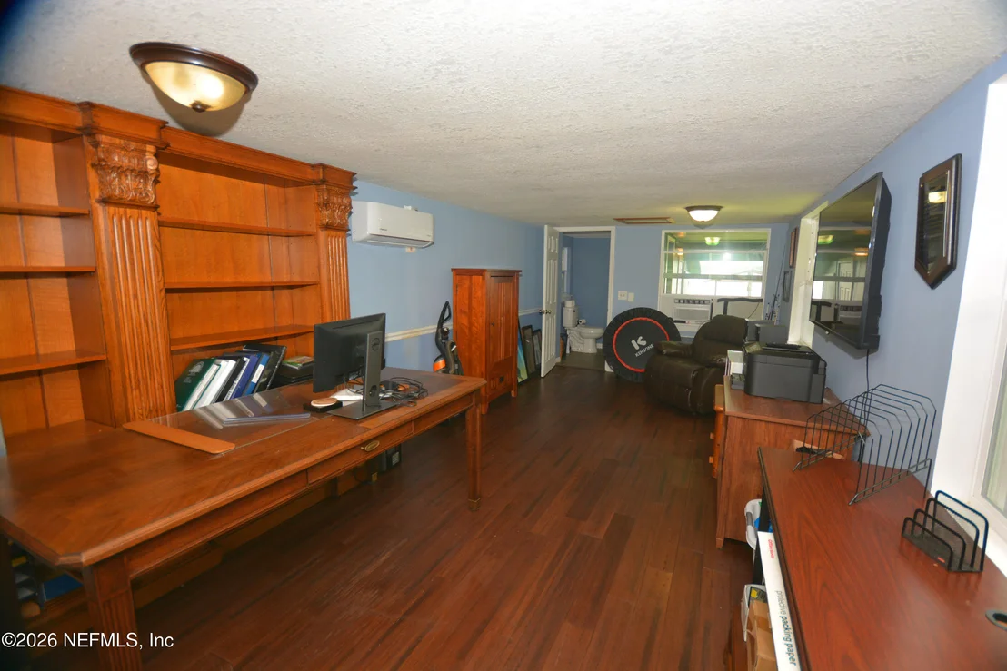 Photo of 176 LAKE Drive