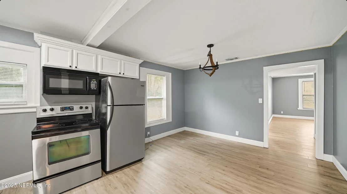 Photo of 7637 HAMMOND Boulevard