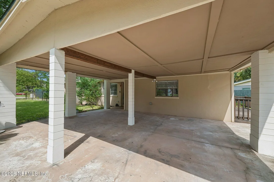 Photo of 5121 DUNSTAN Road